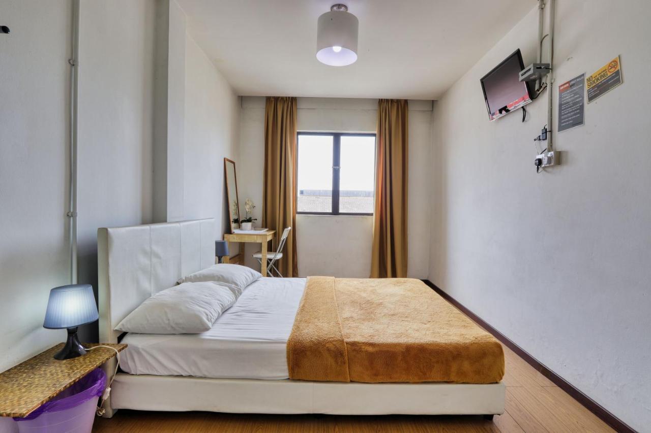 Bata Merah Boutique Hotel Banting  Exterior photo